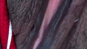 टाइट पसी क्रिसमस गिफ्ट के रूप में फन के लिए मिली