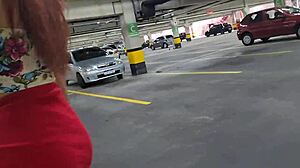 Wife flashes in public market without panties on