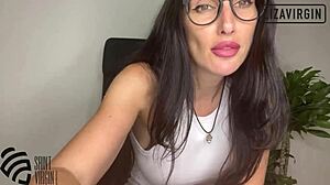 i keep messin up the takes, but the backstage solo with the brunette in glasses is kinda hot