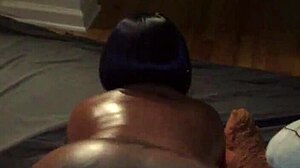Does Hazelnutxxx have a big ebony ass?