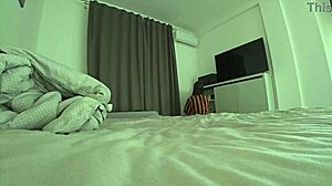 성숙한 아내, 남편의 젊은 친구 유혹하며 바람피워