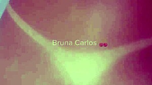 金发已婚女人旅行归来饥渴，在酒店浴室和大鸡巴操干