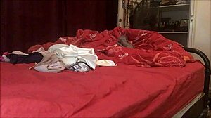 Французская Любительница Получает Доггистайл Трах в Шелковом Белье. Она Наслаждается Диптроатом, Асс ту Маус, Шлепками и Кунилингусом.