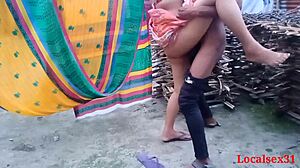 Desi Indian mature bhabi gives handjob in hardcore outdoor sex
