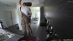 german teen notgeil, fick mit handwerker ohne gummi