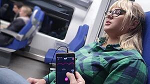 ट्रेन राइड पर मेरा ऑर्गेज्म रिमोट से कंट्रोल... उफ्फ!