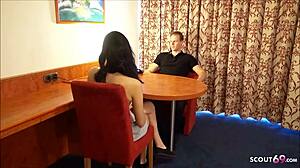 Schlanke Praktikantin Vom Chef Im Hotel Gefickt