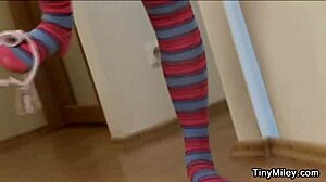 Hey, can you show me up close how women orgasm like kinky babe Victoria Voxxx in this solo masturbation full scene?