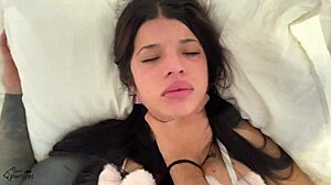 आज्ञाकारी लैटिना डैडी से कड़े थप्पड़ और गहरी क्रीमपाई की भीख मांगती है!