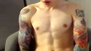 火辣Twink猛撸鸡巴