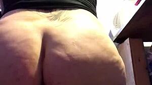 Stretching my ass wide for that big toy! 😍