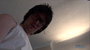 Candi gives quick blowjob 😏