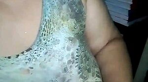 putinha, you're begging for that milk aren't you?