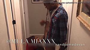 Big booty ebony calls for help in homemade scene.