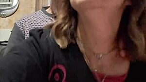 teresa milf makes lover cum in mouth