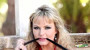 Sandra wood solo performance