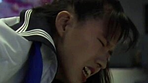 जापानी बेब वाइल्ड फोरसम से पहले फिंगरिंग