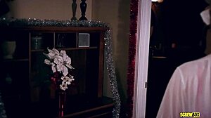 In this Screwbox parody, the Grinch gets naughty with big tits blonde teens in lingerie 😏