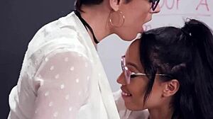 alexis tae fingering and squirting at work, wow! 😍