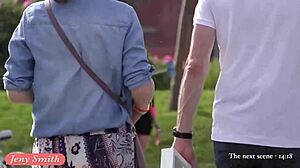 Jeny Smith flashes ass in public 😏