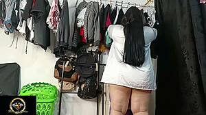 amateur mirando cambiar a mi vecina with fat ass spreading and curvy tits!