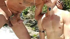 rasurando mi pene peludo y follando rasurado en outdoor público