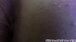 رجل مثلي رياضي فاسد في الثلاثينيات يمارس الجنس مع حلقة قضيب