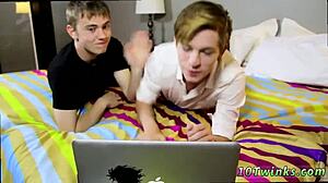 Wanna see gay twinks banging bareback in a wild live show?