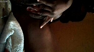 I'm playing with my wet pussy and reaching orgasm 😍 so good!