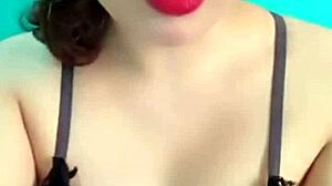 एम लाइव ऑन बिगो विथ वू तो ट्रान बिग टिट्स एक्सपोज्ड