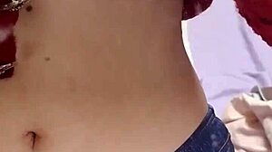 היי אלזה קומס, תראי את הכוס הפטישיסטית הזו!