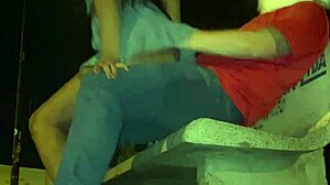 Papai Noel Comendo O Cuzinho Da Novinha Na Praça