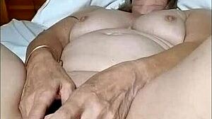 i'm a housewife trying out my new toy for the first time, feeling amazing orgasms