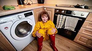 give me a messy cum and piss party 😈