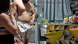 vizinho me pegou na cozinha