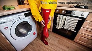 give me a messy cum and piss party 😈