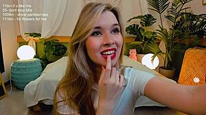 Her lips look amazing on webcam! 💋