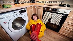 give me a messy cum and piss party 😈