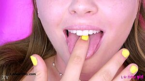 Cute Teen Blonde Shows Sexy Body in Photoshoot 😍