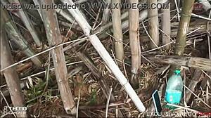 Preto Da Rola Gigante Arrebenta Esposa Do Corno No Meio Do Mato