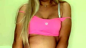 What do you think of this transexual with ricas tetas pequeñas de diabla in crossdressing?