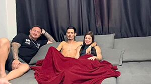 fui na casa do sobrinho pra conhecer namorada, mas comi ela com blowjob e tits