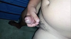 Pinoy guy does handjob after shower leading to creampie cumshot in homemade masturbation! 💦