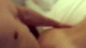 Me follo a mi amante croata futanari con pasión en hotel español