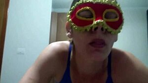 Coroa ninfomaníaca taking multiple cumshots in mouth