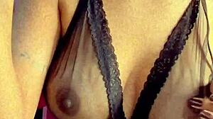 Conversational por um pau enorme dentro dela, like whoa, gooozeeeeei porraaaaaaa 9 times with rosa vermelha dildo masturbation