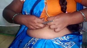 ब्रूनेट टीचर प्रमोशन के लिए बॉस से आउटडोर चुदाई पति देखता है