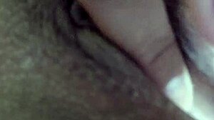 Masturbando Com Um Pregador E Gozando