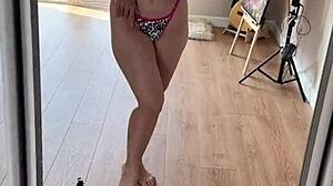 i'm so horny in the morning, my pussy needs a hard cock!