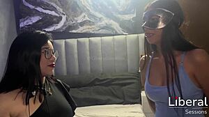 Sarah Chica Unicornio Flaquita Tatuada de 19 Años Debuts in Liberal Sessions